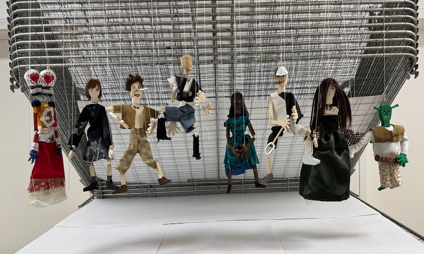 Du betrachtest gerade Puppet on a String – Deine Fäden, deine Bühne!